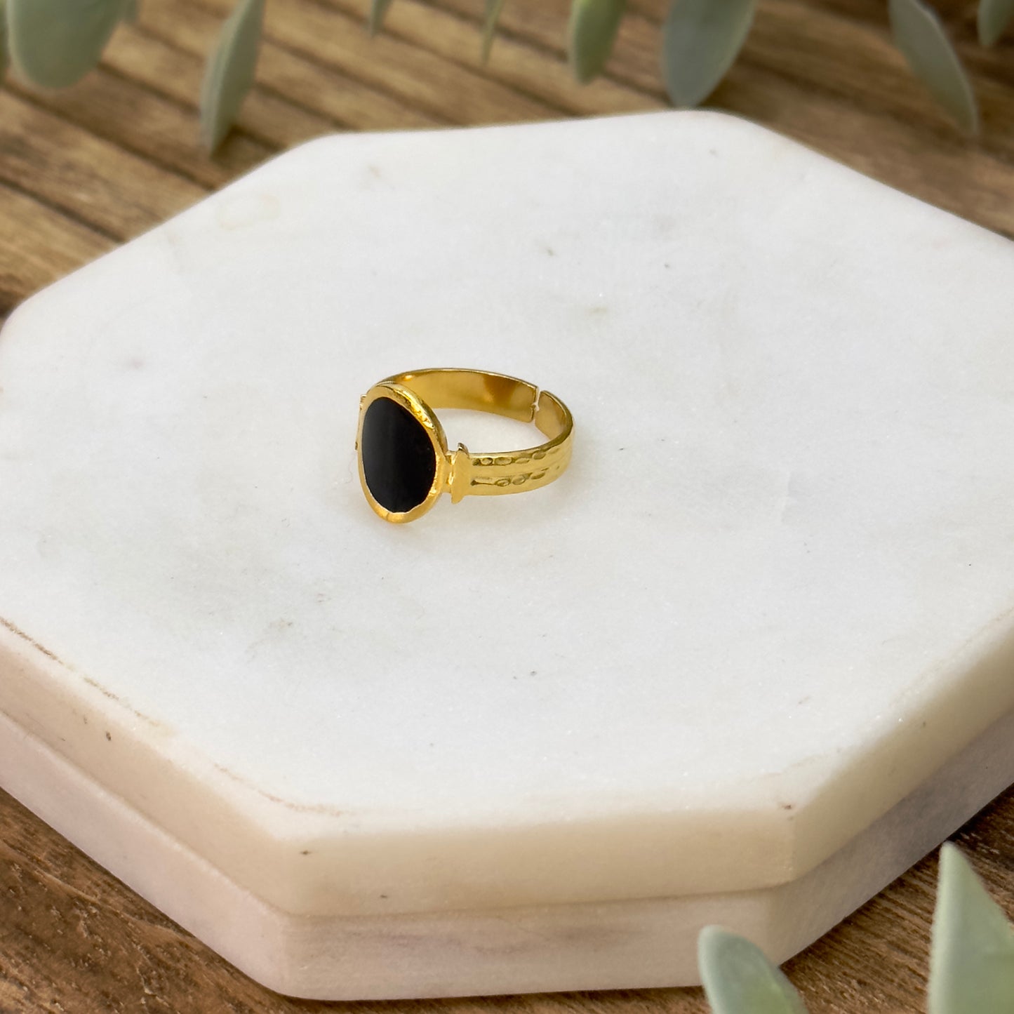 Noir Ring