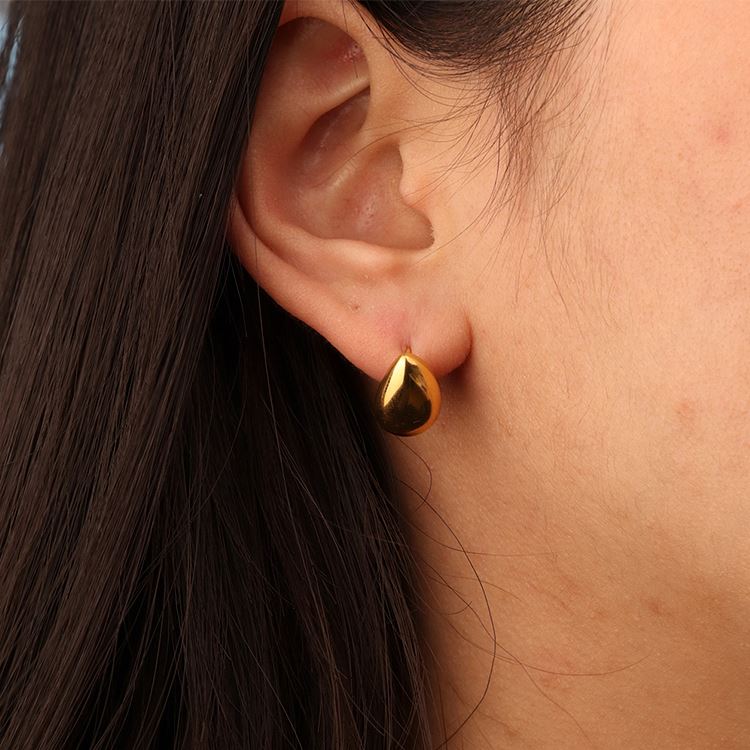 18k Gold plated earring with dewdrop shape