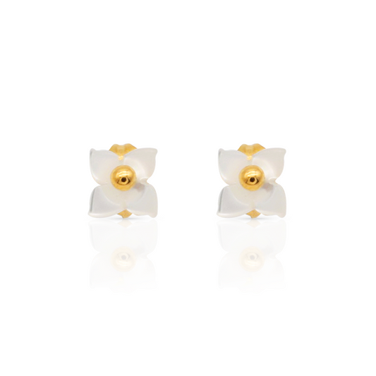 18k gold plated Pair of white flower-shaped earrings with gold centers 