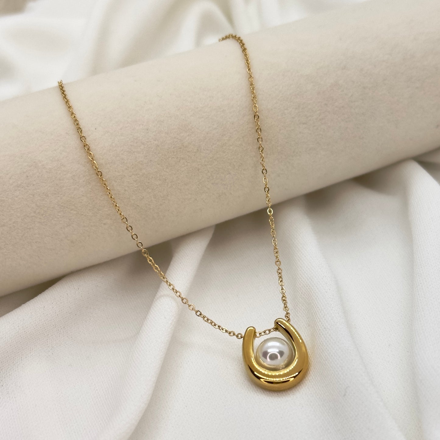 Radiant Solitaire Pearl Necklace