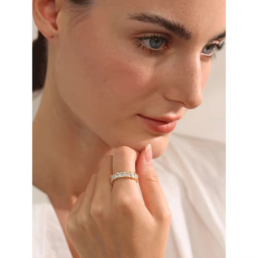 Amelia Ring